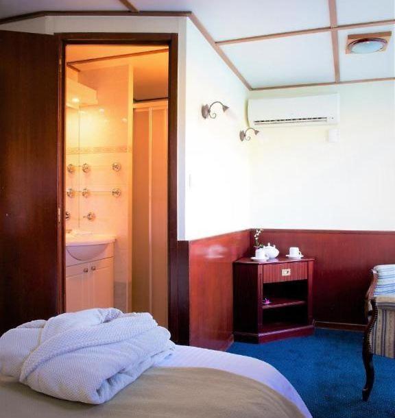 Bateau Hotel A Quai Le Chardonnay Avignon Bilik gambar